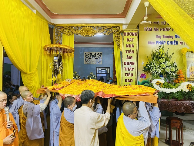 Quy Nhơn: Lễ nhập kim quan Ni Trưởng Thích Nữ Hạnh Minh